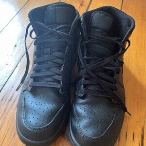 Jordan 1 Mid Sneakers